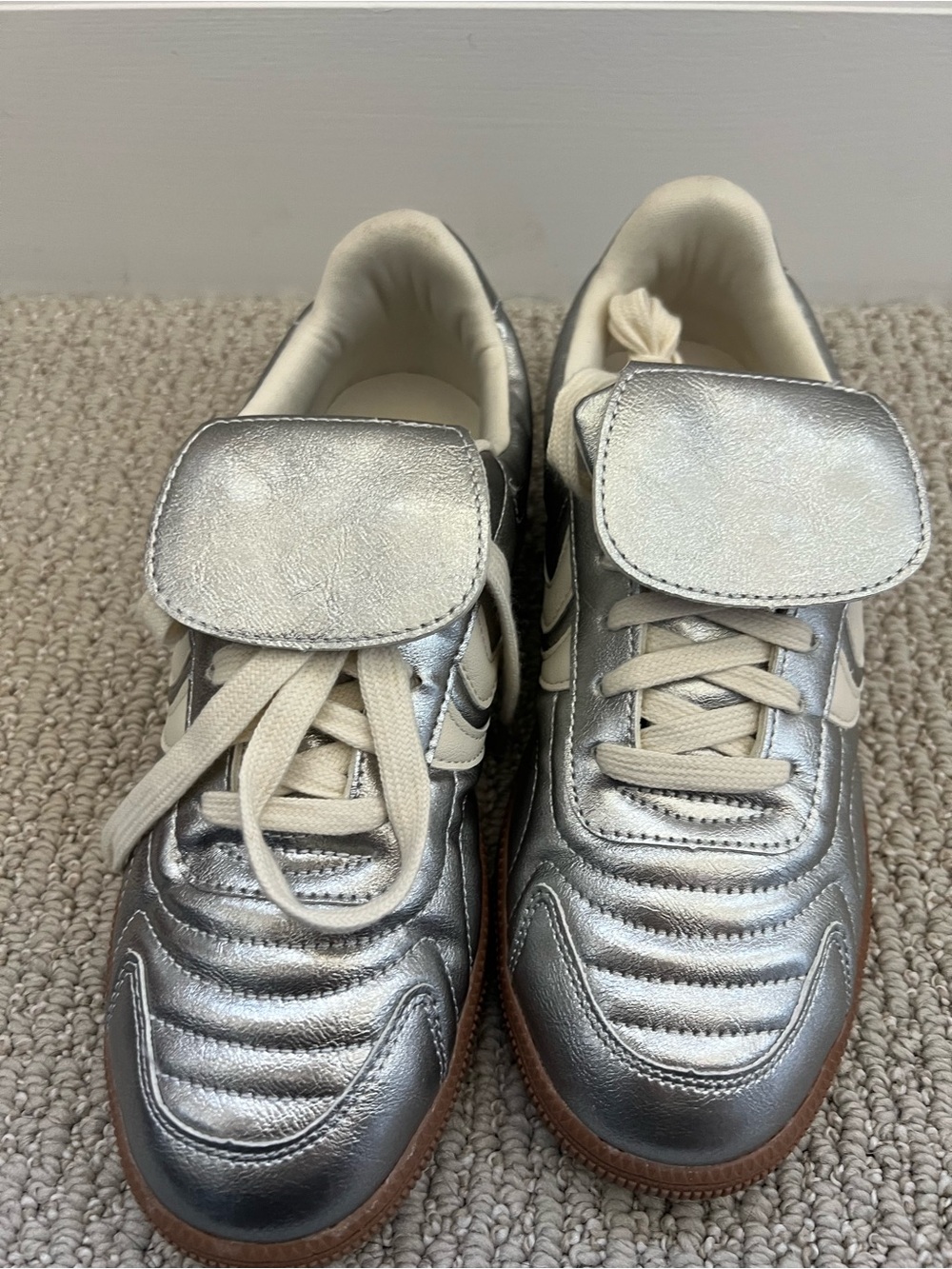 Steve Madden Madrid foldover sneakers size 7 NWT $20